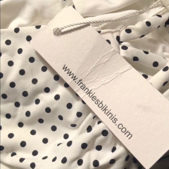 Frankie's Bikinis Willow V-Wire Bikini Top nwt - Picture 5 of 8